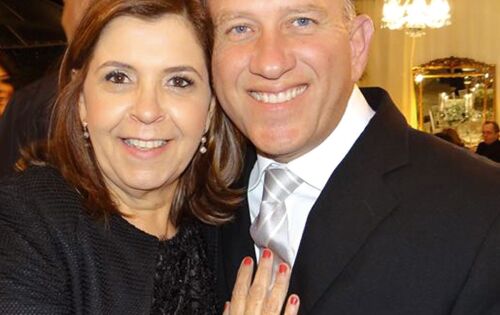 ****Parab&eacute;ns para empres&aacute;ria Jane Lu&iacute;za F. Pratavieira (Central do Cabeleireiro) que comemora hoje seu anivers&aacute;rio. Na foto ao lado do esposo M&aacute;rcio. Felicidades!!!