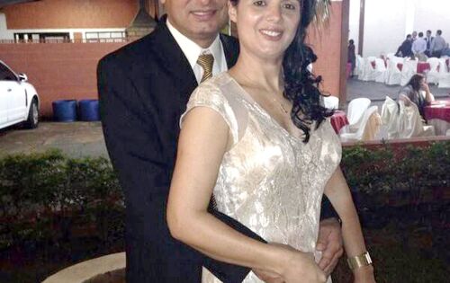  *** Casal super querido na sociedade coxinense, Luiz e Ros&acirc;ngela (Clean Coiffer). Ela que estar&aacute; comemorando amanh&atilde; (6) mais um ano de vida. 