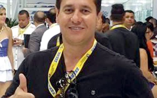 ***Parab&eacute;ns ao empres&aacute;rio Celso Figueiredo (Renova&ccedil;&atilde;o Centro Automotivo) que amanh&atilde; completa mais um ano de vida. Que Deus continue guardando seus caminhos. 