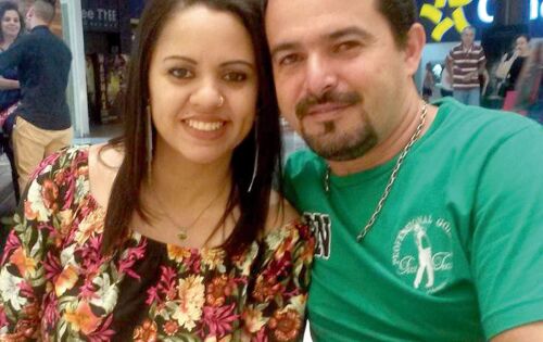 ***A semana comecar&aacute; com bons motivos de comemorar para Evandro Lobo (Imp&eacute;riu&acute;s Marmoraria). Neste dia, ele completa mais um ano de vida. Na foto, ao lado de sua esposa Vanessa Paes. Parab&eacute;ns!! 