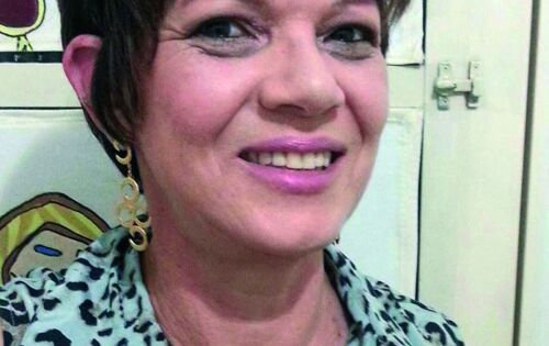  *** Dr&ordf; Geisa Vidal que recebeu ontem (25) o carinho especial pelo seu anivers&aacute;rio. Nossos votos de muitas felicidades!!