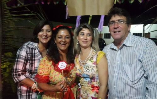 *** Na sexta-feira o casal Rafael e Geisse Garcia realizou o 1&ordm; Arrai&aacute; e foi muito bem prestigiada pelos amigos. No pr&oacute;ximo ano promete ser melhor ainda.