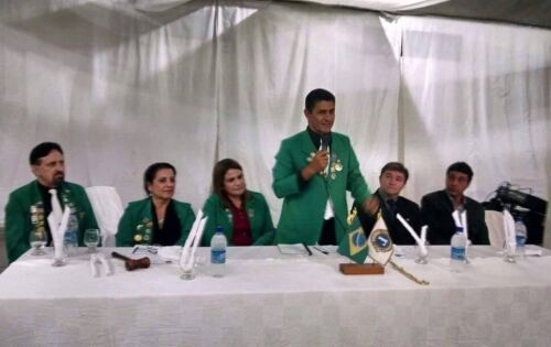 ***A reuni&atilde;o festiva de posse da nova diretoria do Lions Clube de Coxim aconteceu na noite do &uacute;ltimo s&aacute;bado (04). Membros do clube e convidados marcaram presen&ccedil;a no evento. Na solenidade, Ivaldo Lopes, foi empossado como o novo presidente. Uma noite de mu