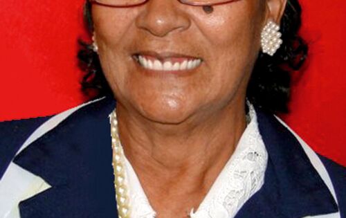 *** Nossos parab&eacute;ns de hoje vai para uma figura mais que conhecida na cidade de Coxim, nossa querida professora C&eacute;lia Mour&atilde;o que hoje apaga mais uma velinha.