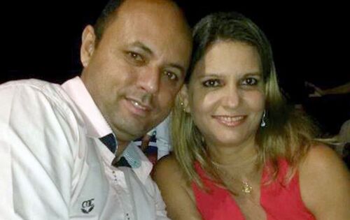 ***Parab&eacute;ns ao vereador de Coxim Adenilson Vilalba pelo anivers&aacute;rio comemorado ontem. Na foto ao lado da esposa Rosa Oliveira