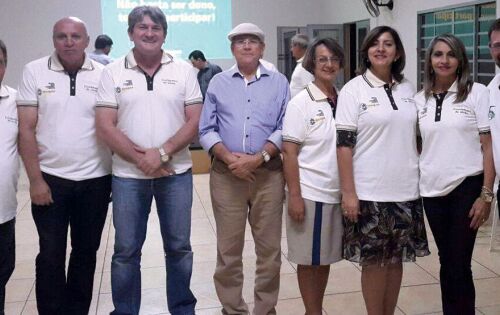 ***N&oacute;s, coordenadores de n&uacute;cleo da unidade de Coxim da Cooperativa de Cr&eacute;dito Sicredi, estivemos nesta quarta-feira reunidos em S&atilde;o Gabriel do Oeste para nossa posse. Na oportunidade conhecemos um pouco mais sobre o trabalho e os benef&iacute;cios da cooperativa