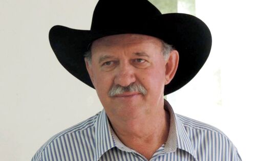 *** Mario Alberto Kruger, hoje no seu anivers&aacute;rio (14) lhe dedico as palavras da escritora Clarice Lispector: &ldquo;A felicidade aparece para aqueles que buscam e tentam sempre&rdquo;. Portanto, muitas alegrias neste dia especial! 