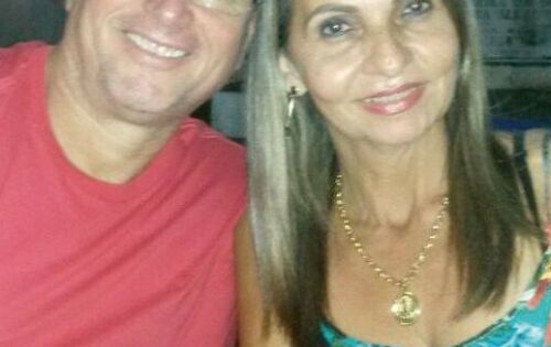 ***Antecipadamente cumprimentamos Jo&atilde;o Ferreira Fernandes pelo seu niver na pr&oacute;xima segunda feira. Na foto ao lado da esposa, a corretora Vera L&uacute;cia Franco.