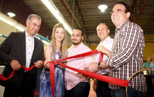 ***Governador Reinaldo Azambuja, Daniele, Fl&aacute;vio Renato, presidente da AL, Junior Mochi e o deputado Felipe Orro