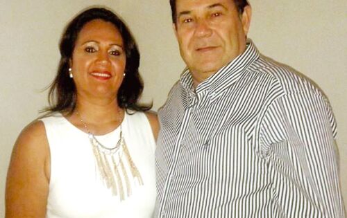 Nossos Parab&eacute;ns de hoje vai para Ros&acirc;ngela que completa mais um ano de vida. Na foto ao lado do marido Jo&atilde;o Cassemiro
