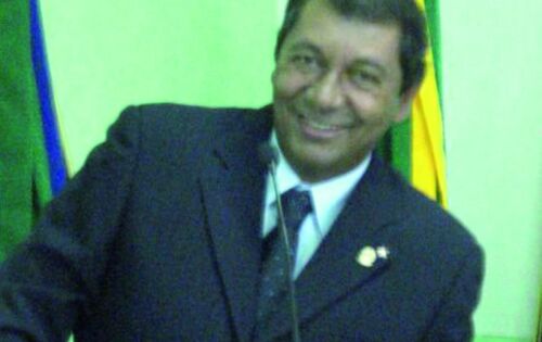 Parab&eacute;ns para o ex -vereador de Rio Verde e empres&aacute;rio coxinense no ramo de cer&acirc;mica, Nilson Fernandes Moura que hoje comemora mais um ano de vida!!!