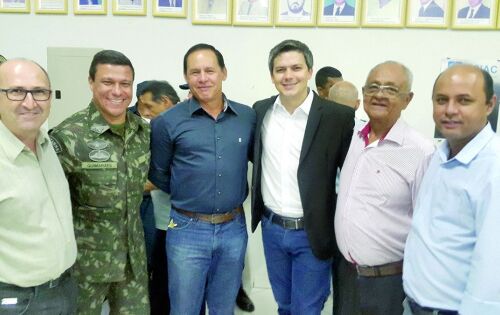 Frias, Comandante Guimaraes, Coronel Cl&aacute;udio, prefeito Aluizio, Rubens Dantas e o Vereador Adenilson