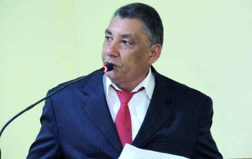 Parab&eacute;ns para o ex- vereador Valcides Batista dos Santos (Sival) de Coxim que ontem completou mais um ano de vida. Desejamos muitas felicidades!!!