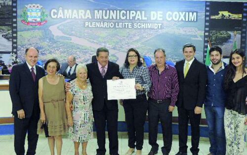 Empres&aacute;ria C&aacute;tia Softov, familiares e autoridades