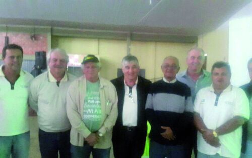Parte da equipe masculina de coordenadores de Coxim.
