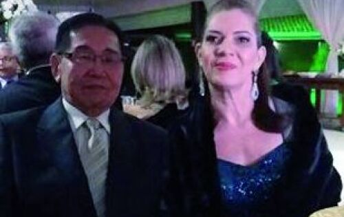 Felicidades para Geisa Vidal que neste s&aacute;bado (25) comemora seu anivers&aacute;rio. Na foto ao lado do esposo Keizo Oguchi. Parab&eacute;ns!!!