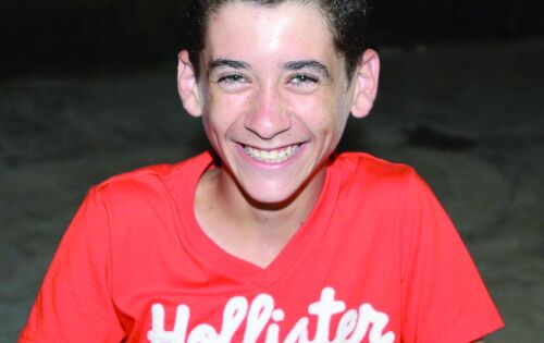 Parab&eacute;ns para o jovem Rian Gama Freitas que neste s&aacute;bado comemora mais um anivers&aacute;rio. Seus famliares desejam votos de muita paz, sa&uacute;de e sucesso. Felicidades!!!