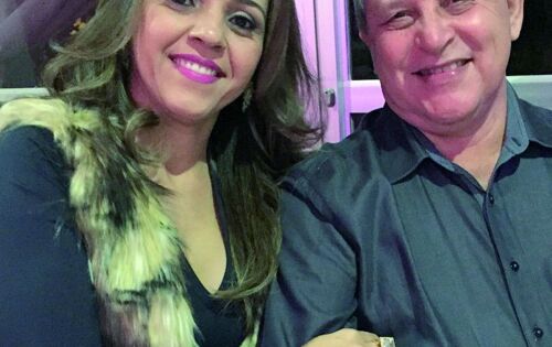 Nossos parab&eacute;ns de hoje v&atilde;o para o Dr. Werther de Ara&uacute;jo. Na foto ao lado da esposa M&aacute;rcia. Felicidades!!!