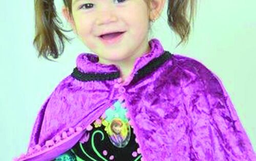 Parab&eacute;ns para Sophie Louise que neste s&aacute;bado (30)estar&aacute; completando mais um aninho. Seus pais J&eacute;ssica e Dr. Emerson (COP) desejam muitas felicidades!!!