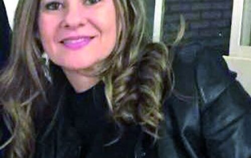 Felicidades para Dra. Adriana Borges Gava (Intercl&iacute;nica) que comemora mais um anivers&aacute;rio amanh&atilde; (06). Parab&eacute;ns!!!
