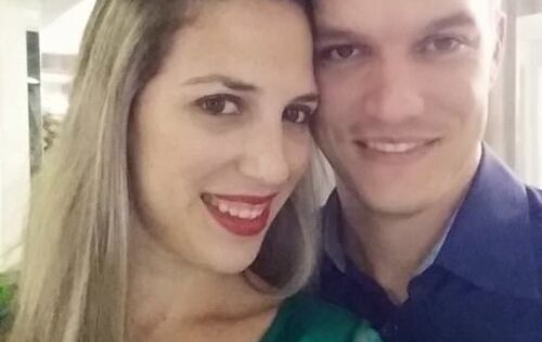 Antecipamos nosso parab&eacute;ns para Dr. Victor Hugo que no domingo (14) completa idade nova. Na foto ao lado da esposa Ana Fl&aacute;via. Felicidades!!!