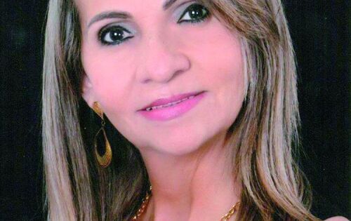 Parab&eacute;ns para Vera L&uacute;cia Pereira Franco por mais um niver que ser&aacute; comemorado amanh&atilde;. Parabenizamos pela data especial e pelo Dia do Corretor de Im&oacute;ves que ela exerce em Coxim com muita credibilidade!
