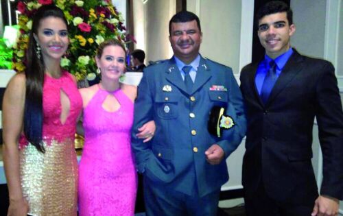 Na manh&atilde; do dia 5 de novembro foi realizada no Pal&aacute;cio Tiradentes em Campo Grande, a solenidade alusiva aos 181 anos da PMMS, para ato de outorga da Medalha do M&eacute;rito Policial Militar, Medalha da Ins&iacute;gnia do M&eacute;rito Policial Militar e Formatura do Curso de