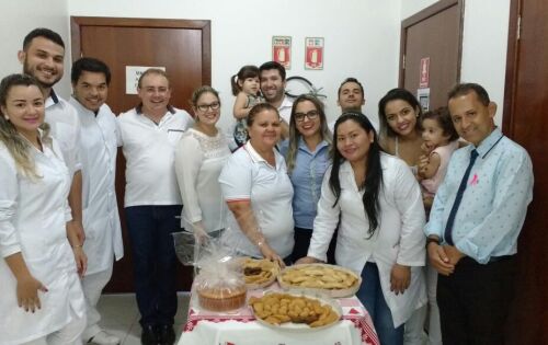 Comemora-se o Dia do Dentista em 25 de outubro porque nesta data, em 1884, foi assinado o decreto 9.311 que criou os primeiros cursos de gradua&ccedil;&atilde;o de Odontologia do Brasil, no Rio de Janeiro e na Bahia. Uma portaria do Conselho Federal de Odontologia torn