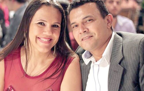 Parab&eacute;ns para o vereador de Coxim Carlos Henrique que amanh&atilde; comemora mais um anivers&aacute;rio. Sua esposa Carmem Laura sempre juntinha. Felicidades!!!