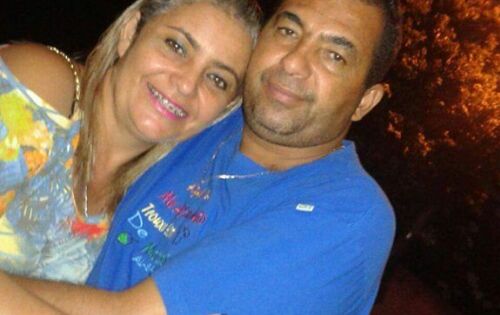 Hoje &eacute; dia de parabenizar e homenagear a querida Cida do Clube Toca do Rato. Mulher de grande cora&ccedil;&atilde;o, sempre pronta para ajudar o pr&oacute;ximo, cativa a todos com seu carisma e alto-astral. Desejamos um feliz anivers&aacute;rio e muito sucesso. Parab&eacute;ns. Na foto ao
