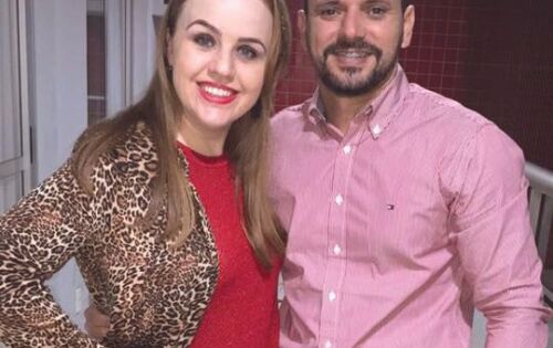 Parab&eacute;ns para Nane Kohl (Ceres), que hoje comemora mais um anivers&aacute;rio. Na foto ao lado do esposo Tunico. Felicidades!!!