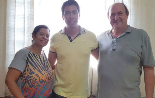 Festa em dose dupla no &uacute;ltimo domingo (12) com a comemora&ccedil;&atilde;o do anivers&aacute;rios do pai Renato e do filho Edward Dresch. Os pais Renato e Neiva est&atilde;o radiante e super orgulhosos do filho, Edward que acaba de se formar em Medicina. Parab&eacute;ns a fam&iacute;lia Dresch!!