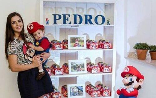 Parab&eacute;ns ao pequeno Pedro que comemorou seu primeiro aninho ontem (29), sua m&atilde;e Priscila Argerin comemora hoje. A festa &eacute; dupla e os votos de sa&uacute;de e felicidades tamb&eacute;m. Parab&eacute;ns.
