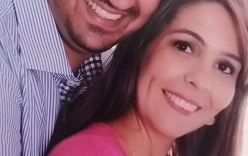 Parab&eacute;ns, e muito sucesso para empres&aacute;ria Vanessa Dal-M&aacute;s Lang Caon (Toys Espa&ccedil;o recreativo e loca&ccedil;&atilde;o de brinquedos) que amanh&atilde; completa mais um anivers&aacute;rio. Na foto ao lado do esposo Rafael Caon. Felicidades!!!