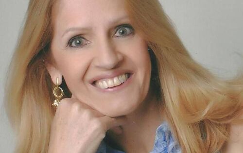 Parab&eacute;ns para &agrave; ex-vereadora de Coxim professora Marilene Gasperin que amanh&atilde; comemora mais um ano de vida. Desejamos votos de muita paz, sa&uacute;de e sucesso. Felicidades!!!