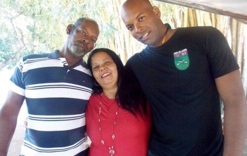 Parab&eacute;ns para Lindalva Mendes que hoje comemora seu anivers&aacute;rio. Na foto ao lado do marido Osmar (Restaurante Cabana do Osmar). Felicidades!!!