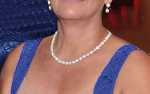 A professora Maria Leuda comemorou ontem mais um anivers&aacute;rio. Que Deus continue lhe dando sabedoria para realizar essa grande miss&atilde;o na Educa&ccedil;&atilde;o. Felicidades!!