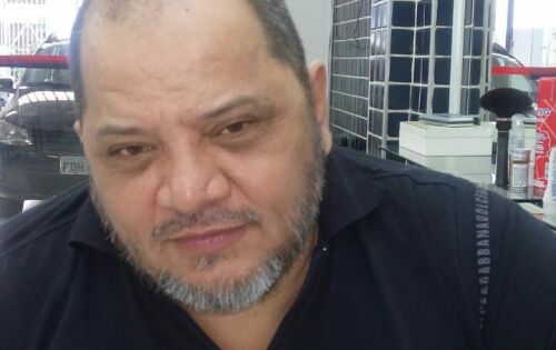 O Cabeleireiro Helcio Hugo estar&aacute; chegando de S&atilde;o Paulo para deixar a mulherada de bom gosto ainda mais bonita de visual novo a partir de segunda- feira. Helcio vai atender de segunda &agrave; s&aacute;bado no Clean Coiffer na Galeria Avenida em Coxim. O agendamento 