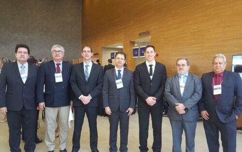Engenheiro Jary de Carvalho ao centro, eterno presidente do Crea- MS participando em Bras&iacute;lia do Semin&aacute;rio de Acessibilidade.