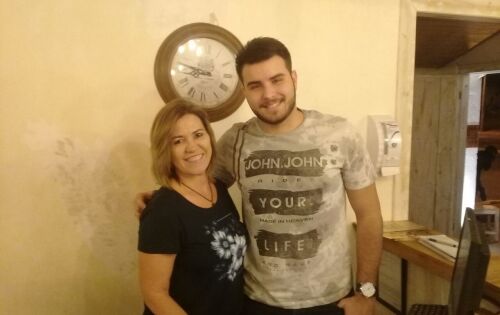 Matheus Ortiz e sua s&oacute;cia no local dos descolados e poderosos na capital, o Kanto Santo Restaurante e Gourmet.