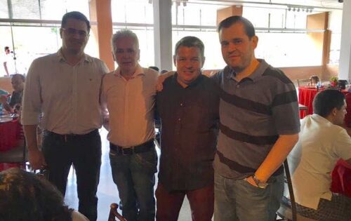 No almo&ccedil;o concorrido no s&aacute;bado em comemora&ccedil;&atilde;o aos 47 anos do Primeiro Grupamento do Corpo de Bombeiros de Campo Grande os &iacute;cones do mundo moderno. Luciano de Barros Mandetta, Luiz Alves Delgado, TC BM Romero ( elogiadissimo pela organiza&ccedil;&atilde;o do evento ) e