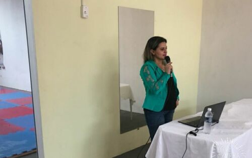 A fisioterapeuta Dra. Darilsa Rezende proferiu palestra sobre les&otilde;es para atletas lutadores de Taekendoo na capital.