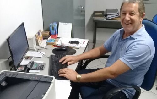 S&atilde;o 42 anos dedicados ao ensino e aos bons conceitos. Paulo Marques da Costa &eacute; o escudo que a escola MACE det&eacute;m em Campo Grande na forma&ccedil;&atilde;o de grandes e futuros profissionais. &Eacute; merecedor do pr&ecirc;mio " Louvor ao Ensino " outorgado em 2004 aos personagens