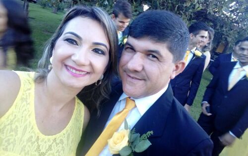 Parab&eacute;ns para o Samuel Oliveira (Band FM) que na sexta-feira (03) estar&aacute; completando mais um ano de vida. Na foto ao lado da esposa Marleide Vaz. Desejamos muita paz e sucesso