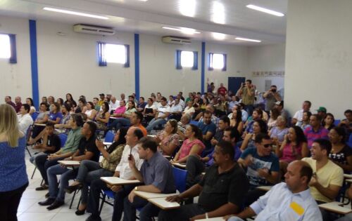 Cada vez mais presente no cora&ccedil;&atilde;o da popula&ccedil;&atilde;o da regi&atilde;o norte, o deputado estadual Junior Mochi reuniu muitos em Coxim para uma conversa alegre e din&acirc;mica. Por pouco n&atilde;o saiu carregado nos bra&ccedil;os dos correligion&aacute;rios.