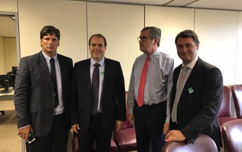 Marcelo Bertoni, pecuarista em Bonito , em audi&ecirc;ncia com o Ministro da Defesa para tratativas das quest&otilde;es agr&aacute;rias na regi&atilde;o. Bertoni &eacute; um dos grandes l&iacute;deres regionais do agroneg&oacute;cio no MS.