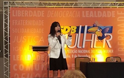 Na Conven&ccedil;&atilde;o Nacional do PSDB em Bras&iacute;lia nessa sexta a sensa&ccedil;&atilde;o foi o discurso firme e oportuno da deputada estadual Mara Caseiro Presidente do PSDB Mulher do MS. Foi aplaudidissima e elogiada pela c&uacute;pula nacional do partido.