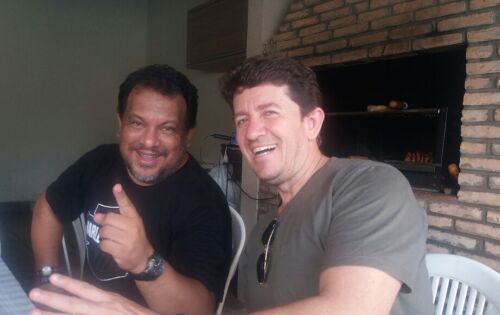 Joel Silva e Otavio Neto , duas personalidades do mundo da comunica&ccedil;&atilde;o , num momento de descanso de pauta. Joel &eacute; l&iacute;der de audi&ecirc;ncia no seu hor&aacute;rio na Capital FM e Otavio dirigindo a modern&iacute;ssima e j&aacute; no ar R&aacute;dio CBN do Grupo RCN de Comunica&ccedil;&atilde;o.