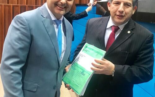 Os deputados Herculano Borges e Lidio Lopes na aprova&ccedil;&atilde;o de mais um importante projeto de lei em benef&iacute;cio da popula&ccedil;&atilde;o do Estado.