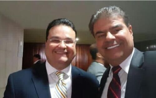 Os irm&atilde;os F&aacute;bio Trad e Nelsinho Trad na posse do primeiro ontem como Deputado Federal.